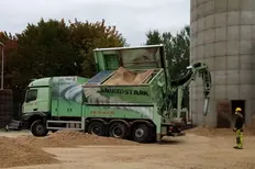 Saugarbeiten und Entsorgung Saugarbeiten und Entsorgung